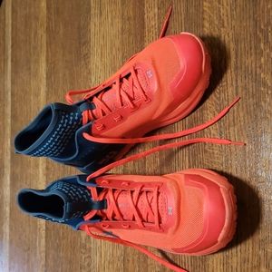 Under Armour Men's 50 Miler Running Shoes Size 10